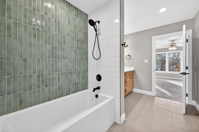 216 W Essex Avenue, St Louis, MO 63122