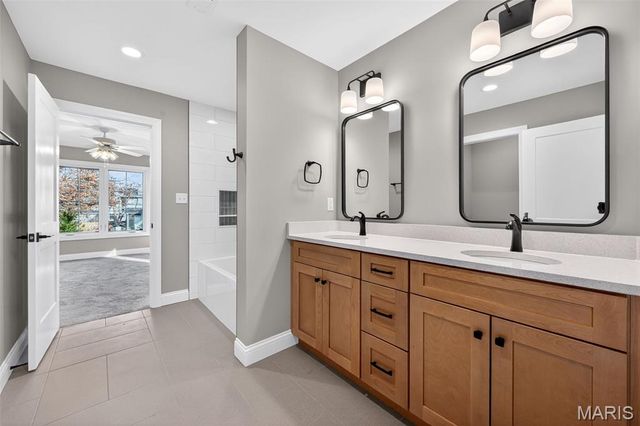 216 W Essex Avenue, St Louis, MO 63122