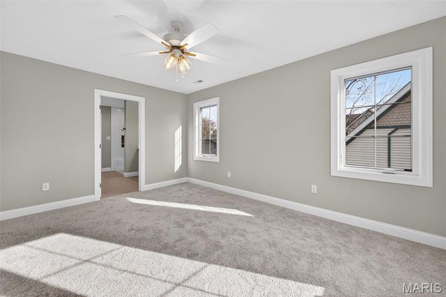 216 W Essex Avenue, St Louis, MO 63122