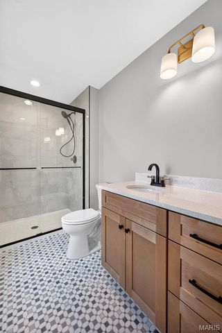 216 W Essex Avenue, St Louis, MO 63122