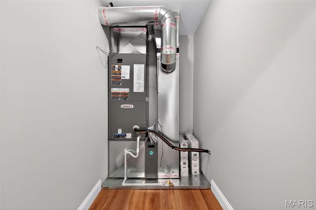 216 W Essex Avenue, St Louis, MO 63122