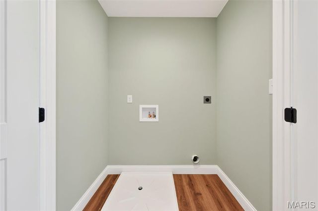 216 W Essex Avenue, St Louis, MO 63122