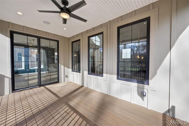 216 W Essex Avenue, St Louis, MO 63122