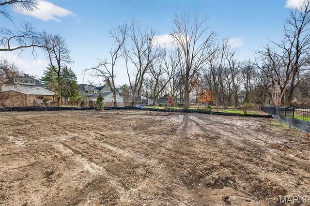 216 W Essex Avenue, St Louis, MO 63122