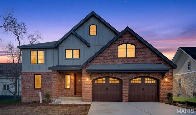 216 W Essex Avenue, St Louis, MO 63122