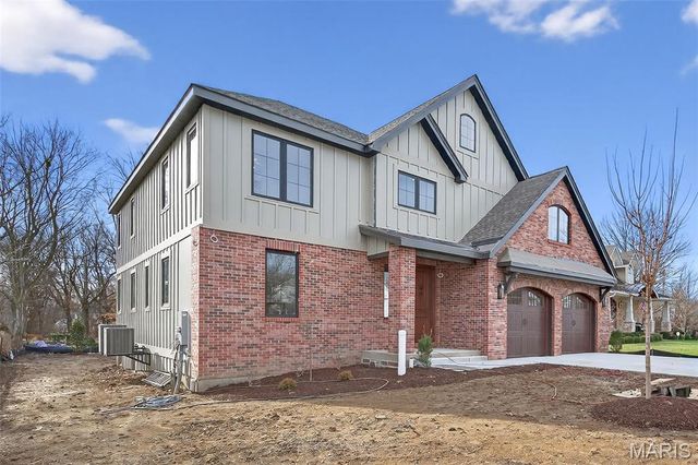 216 W Essex Avenue, St Louis, MO 63122