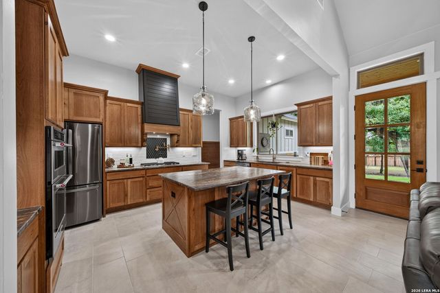 113 Hondo Vista, La Vernia, TX 78121
