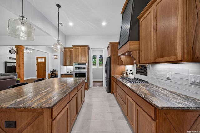 113 Hondo Vista, La Vernia, TX 78121