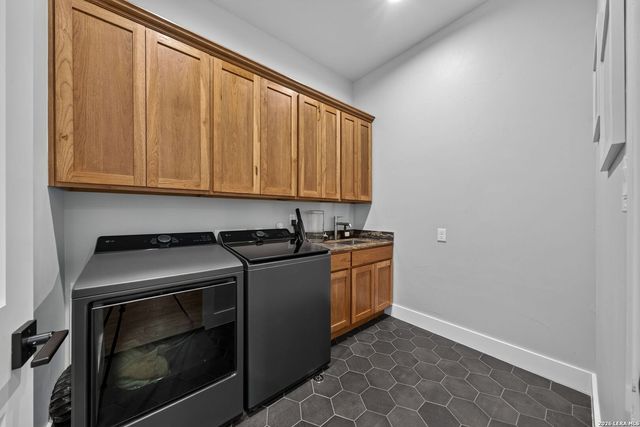 113 Hondo Vista, La Vernia, TX 78121