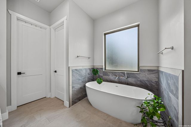 113 Hondo Vista, La Vernia, TX 78121