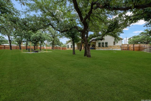 113 Hondo Vista, La Vernia, TX 78121