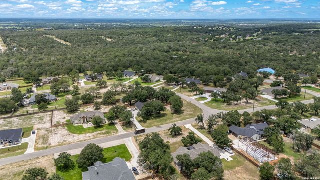 113 Hondo Vista, La Vernia, TX 78121