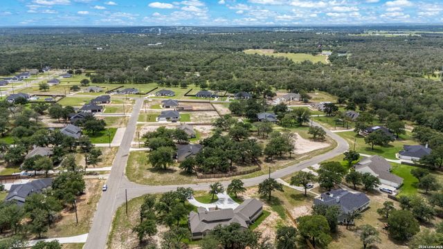 113 Hondo Vista, La Vernia, TX 78121