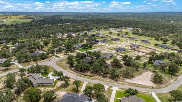 113 Hondo Vista, La Vernia, TX 78121
