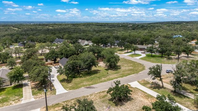 113 Hondo Vista, La Vernia, TX 78121