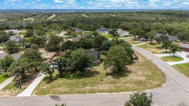 113 Hondo Vista, La Vernia, TX 78121