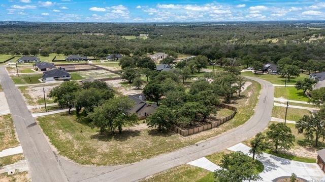 113 Hondo Vista, La Vernia, TX 78121