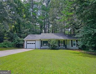 1389 Rockmoor Circle, Stone Mountain, GA 30088