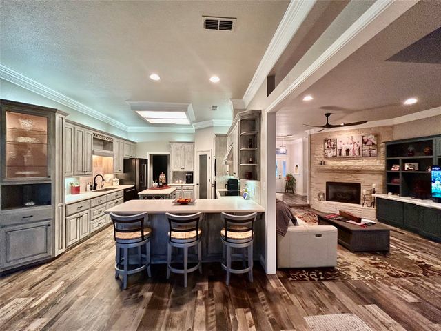 6004 Nutcracker Drive, Granbury, TX 76049