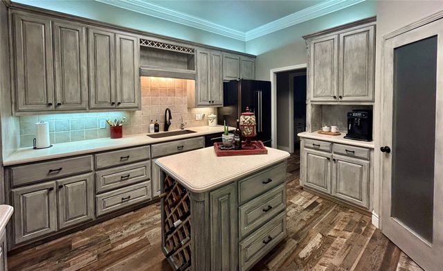 6004 Nutcracker Drive, Granbury, TX 76049