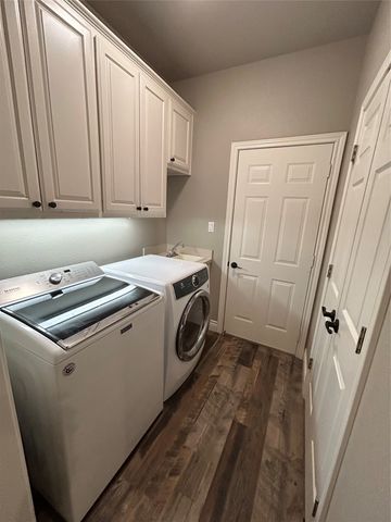 6004 Nutcracker Drive, Granbury, TX 76049