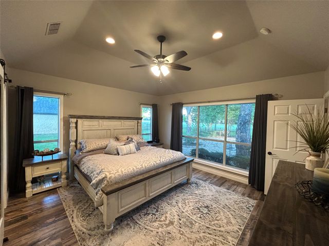 6004 Nutcracker Drive, Granbury, TX 76049