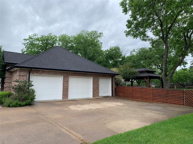 6004 Nutcracker Drive, Granbury, TX 76049