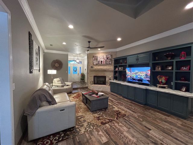 6004 Nutcracker Drive, Granbury, TX 76049