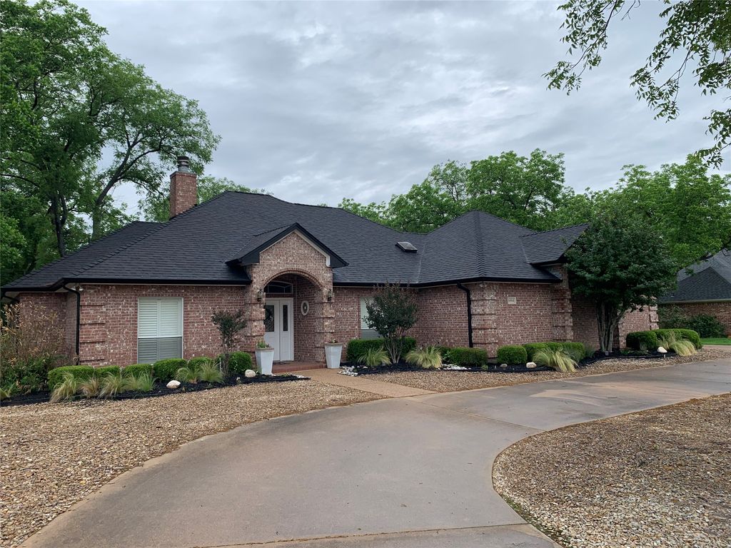 6004 Nutcracker Drive, Granbury, TX 76049