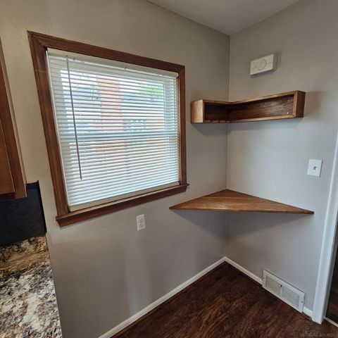 21724 Arrowhead Street, Saint Clair Shores, MI 48082