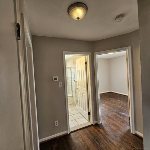 21724 Arrowhead Street, Saint Clair Shores, MI 48082