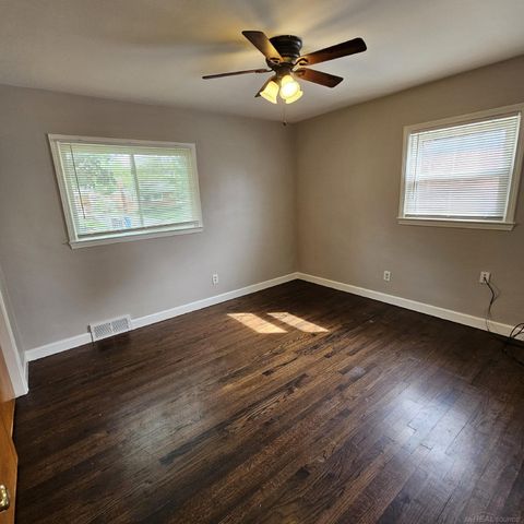 21724 Arrowhead Street, Saint Clair Shores, MI 48082