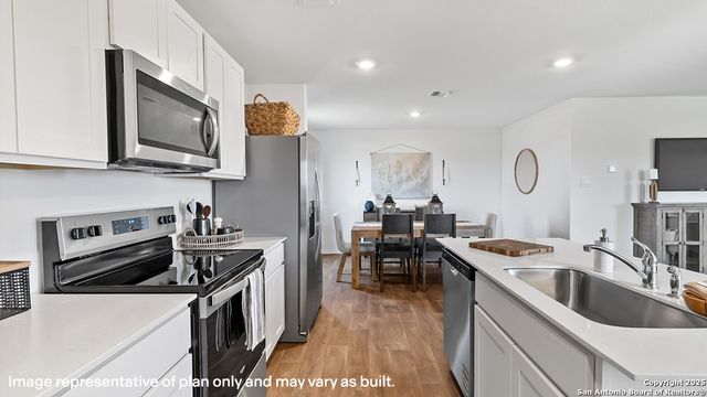 10316 Lassen Park, Converse, TX 78109