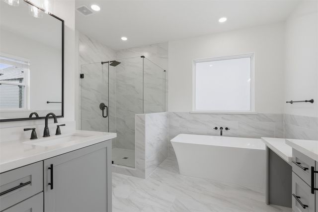 714 W Donovan Street A, Houston, TX 77091