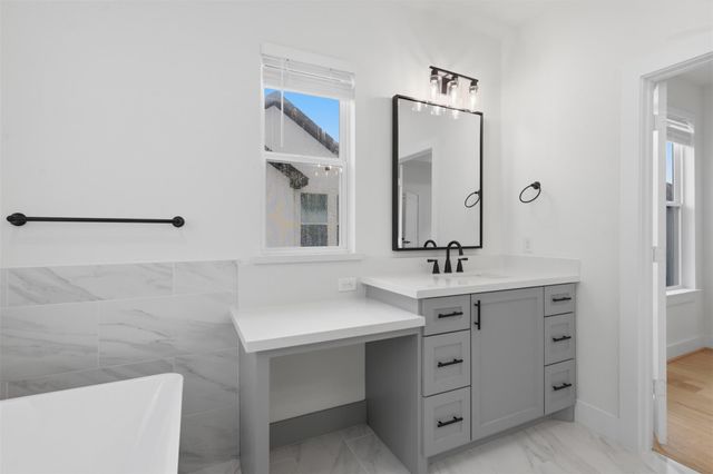 714 W Donovan Street A, Houston, TX 77091