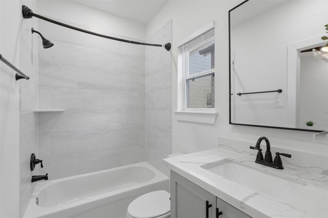 714 W Donovan Street A, Houston, TX 77091