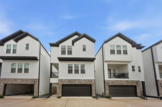 714 W Donovan Street A, Houston, TX 77091