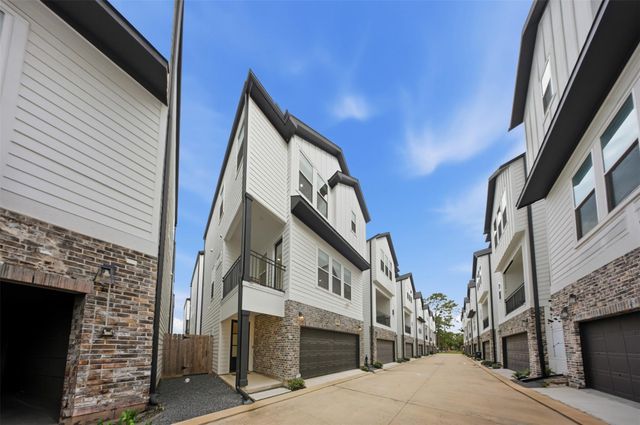 714 W Donovan Street A, Houston, TX 77091