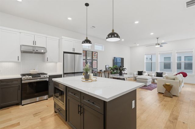 714 W Donovan Street A, Houston, TX 77091