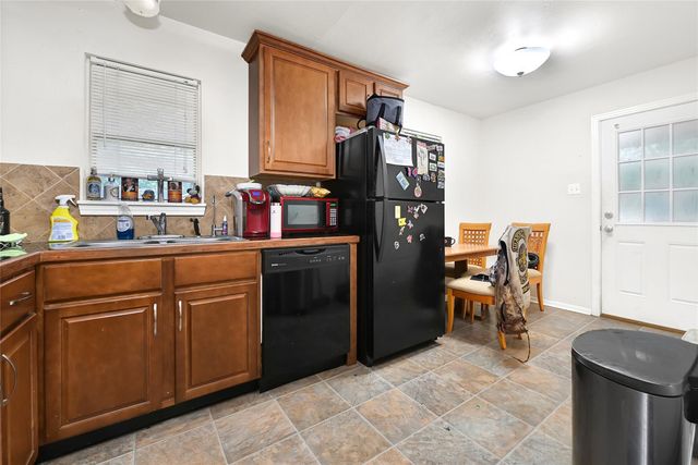 330 Robin Street, Deer Park, TX 77536