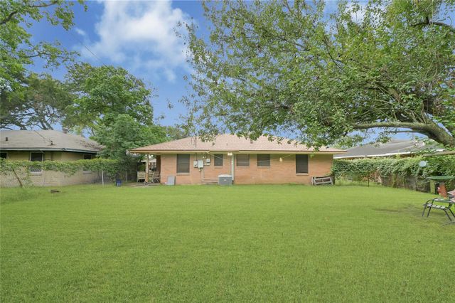 330 Robin Street, Deer Park, TX 77536