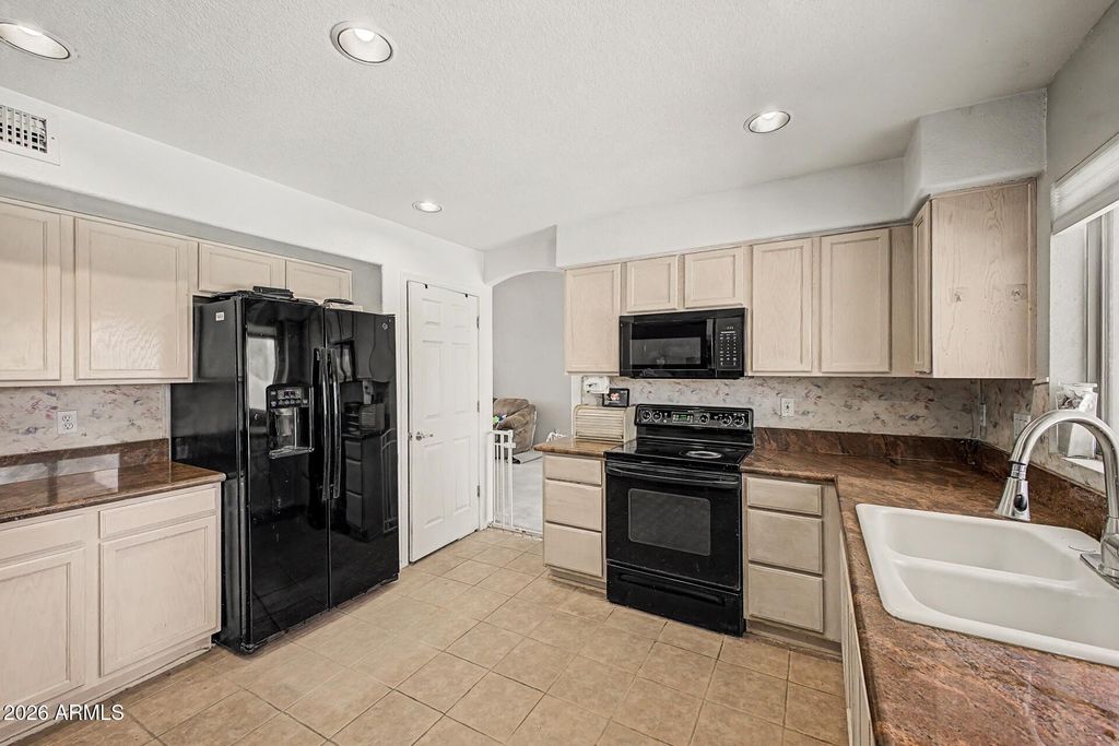 10405 W PRIMROSE Drive, Avondale, AZ 85392 — photo 3
