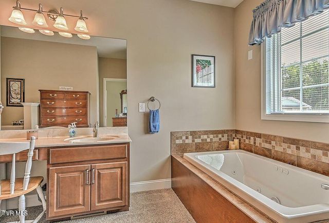 5000 Aberlea Place, Piney Flats, TN 37686