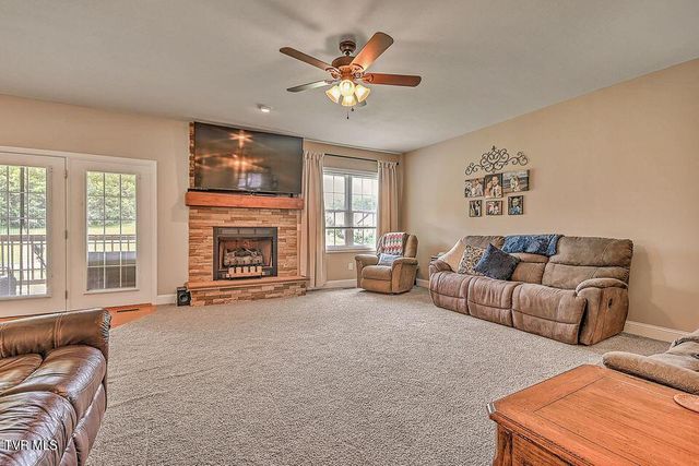 5000 Aberlea Place, Piney Flats, TN 37686