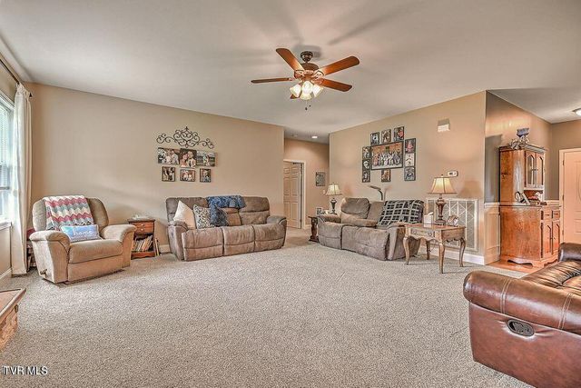 5000 Aberlea Place, Piney Flats, TN 37686