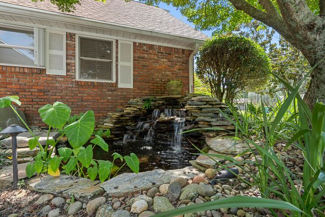 20 Magnolia Avenue, Shalimar, FL 32579