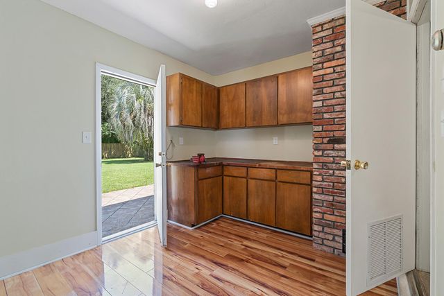 20 Magnolia Avenue, Shalimar, FL 32579