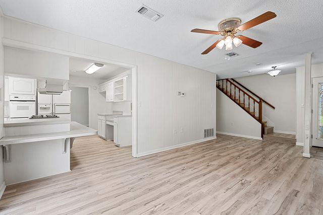 20 Magnolia Avenue, Shalimar, FL 32579