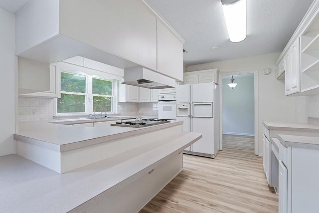 20 Magnolia Avenue, Shalimar, FL 32579