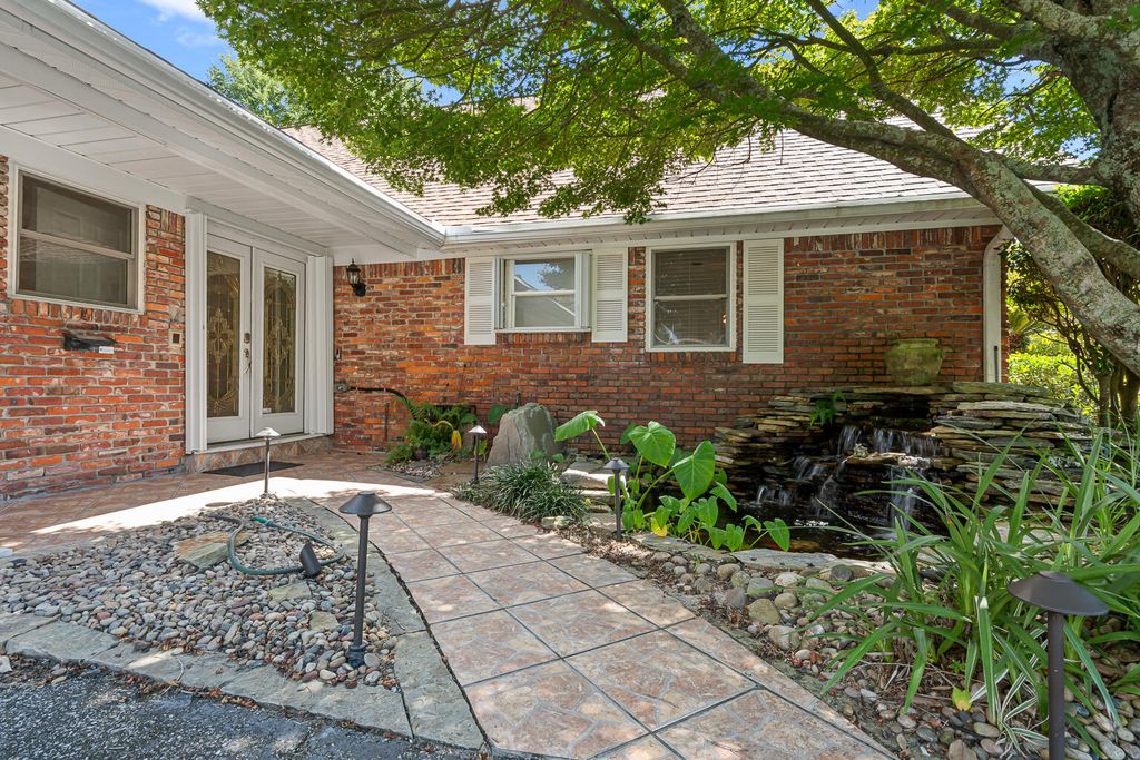 20 Magnolia Avenue, Shalimar, FL 32579